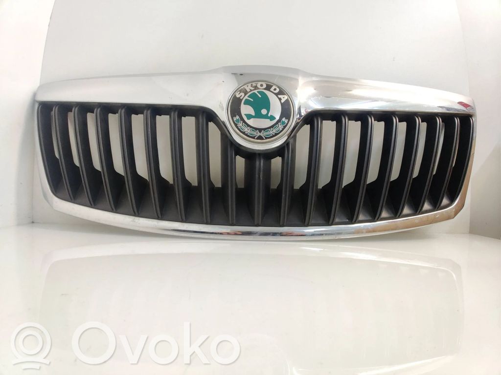 Skoda Octavia Mk2 (1Z) Maskownica / Grill / Atrapa górna chłodnicy 