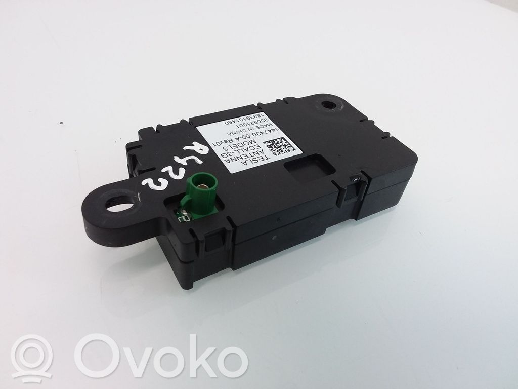 Tesla Model 3 Antenos stiprintuvas 