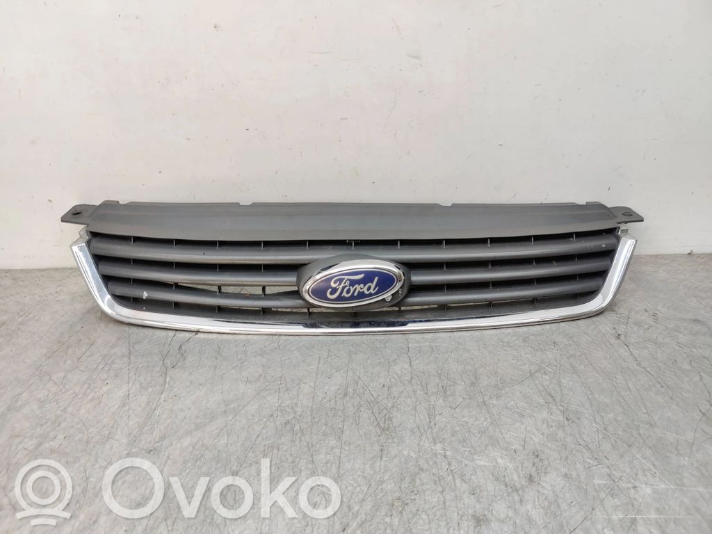 Ford Kuga I Rejilla delantera 