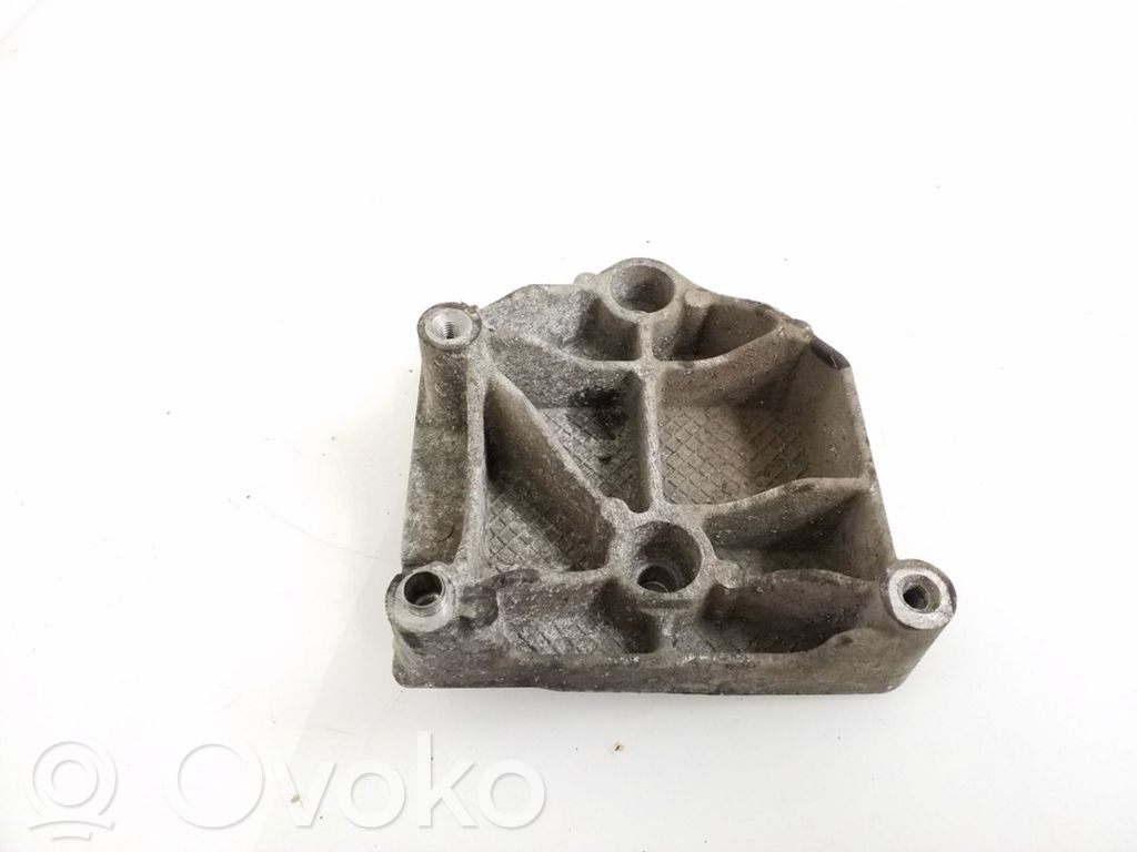 Peugeot 307 A/C compressor mount bracket 
