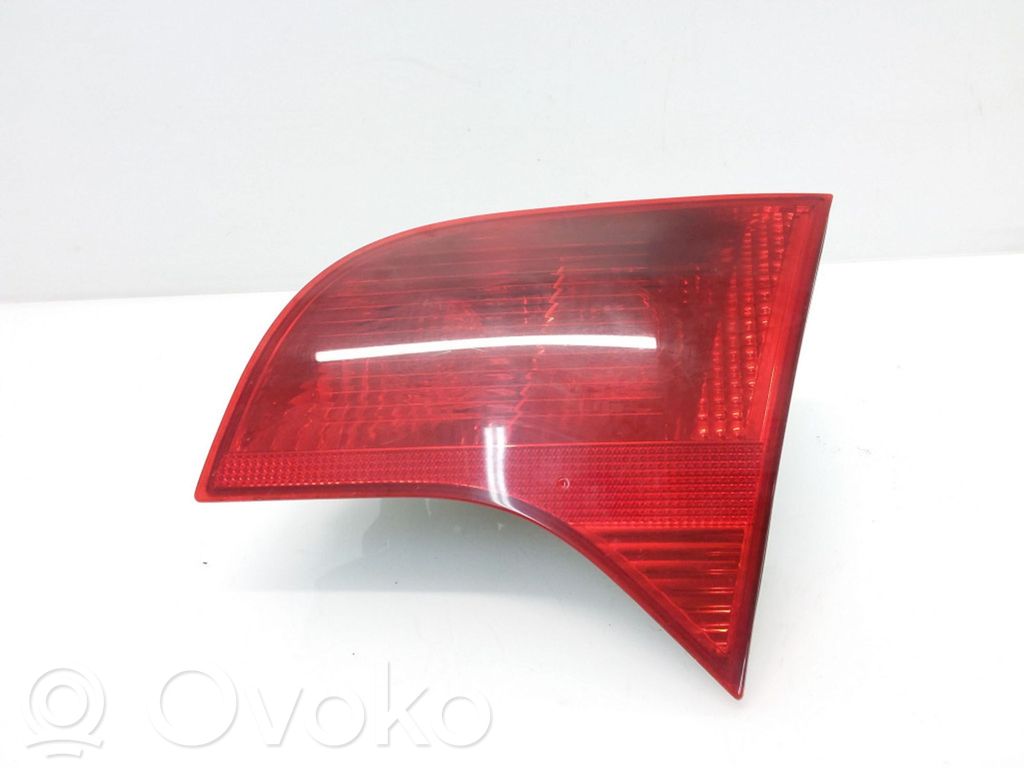 Audi A4 S4 B7 8E 8H Takaluukun takavalot 