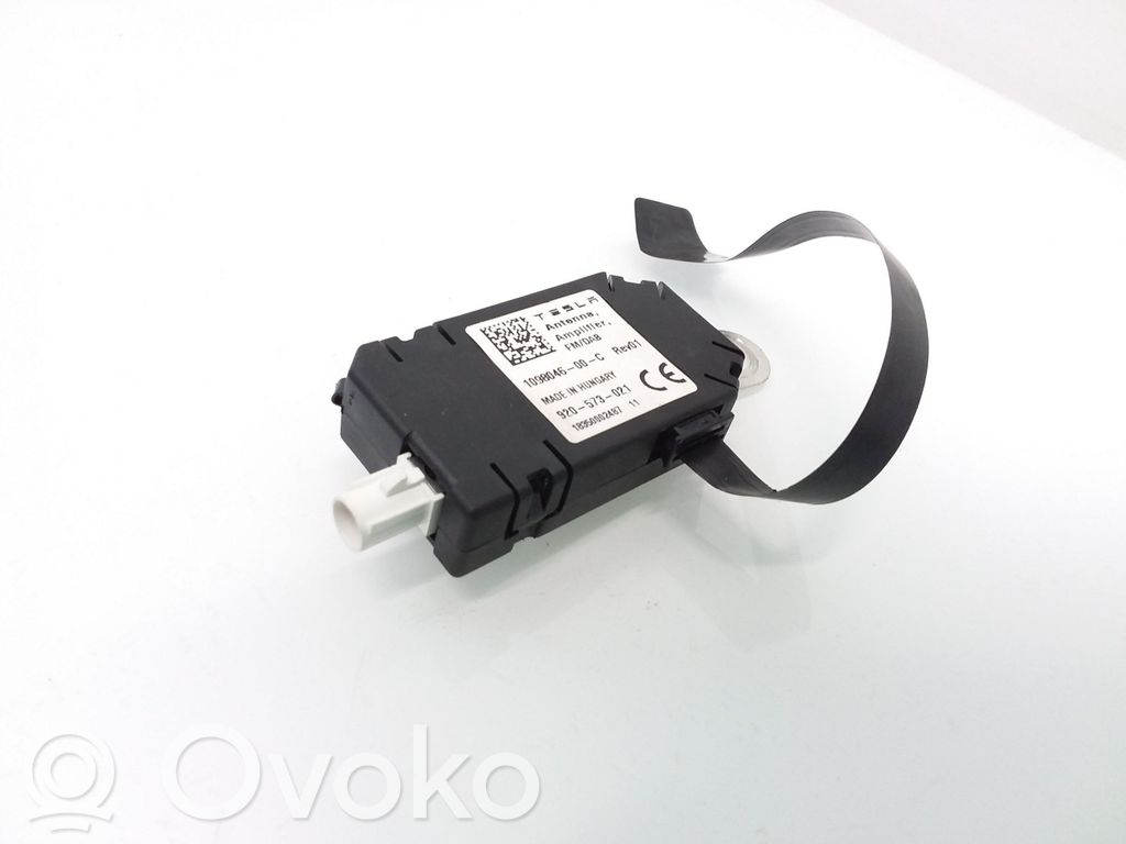 Tesla Model 3 Antenos stiprintuvas 