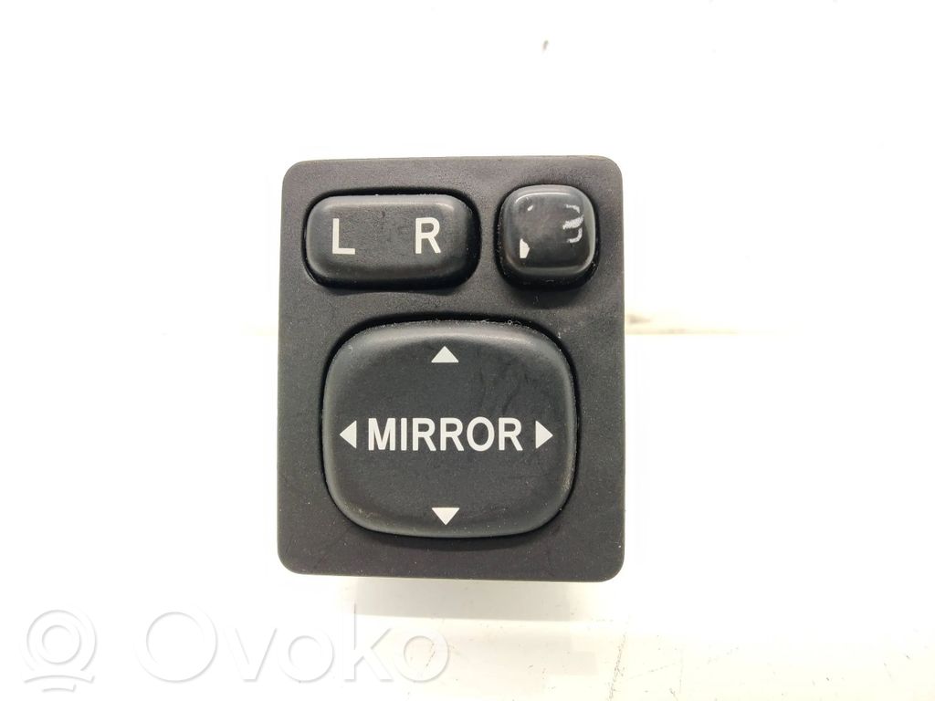 Toyota RAV 4 (XA40) Wing mirror switch 
