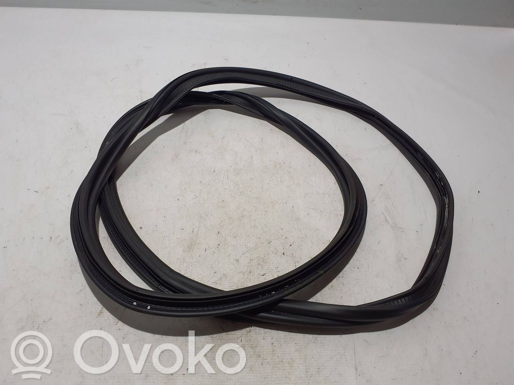 Renault Clio V Trunk rubber seal (body) 