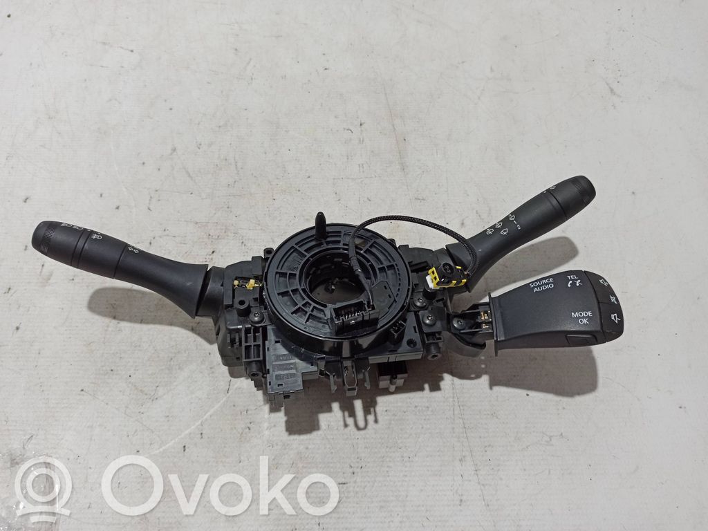 Dacia Duster II Wiper turn signal indicator stalk/switch 