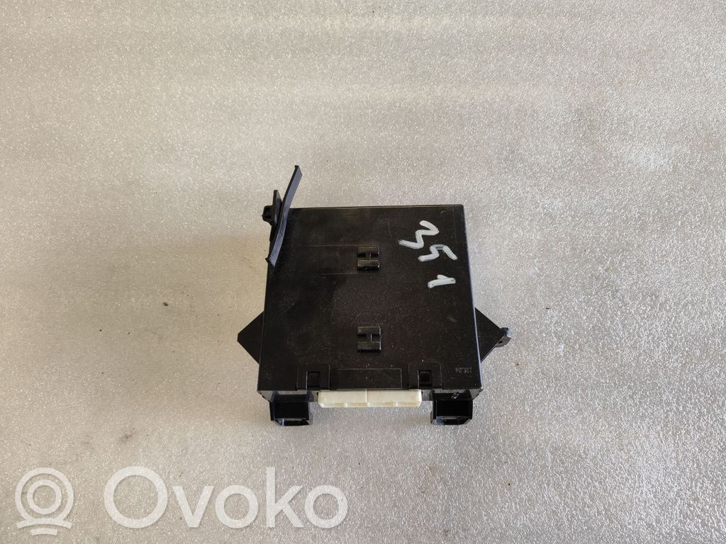 Subaru Legacy Module confort 