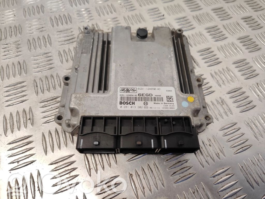 Land Rover Freelander 2 - LR2 Engine control unit/module 