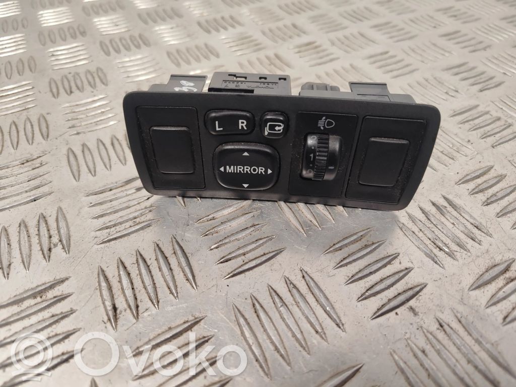 Toyota Avensis T250 A set of switches 