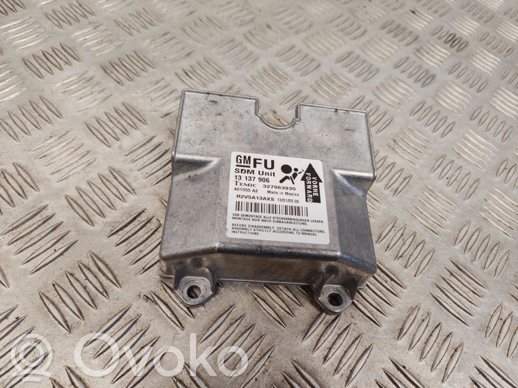 Opel Astra H Airbag control unit/module 