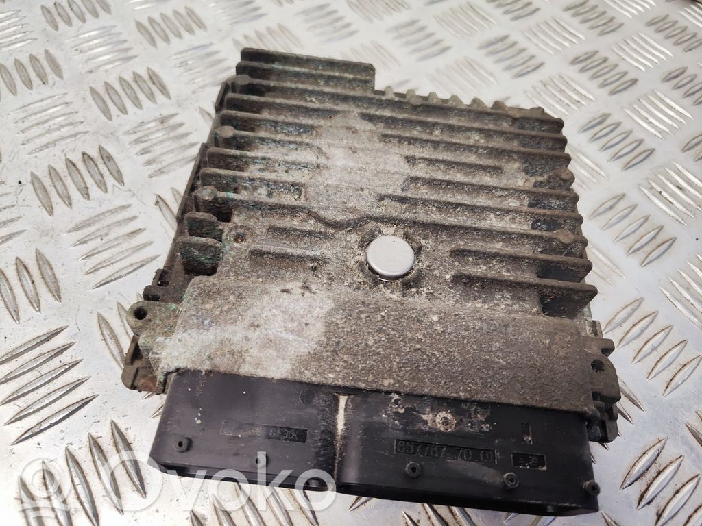 Volkswagen Golf VI Engine control unit/module 