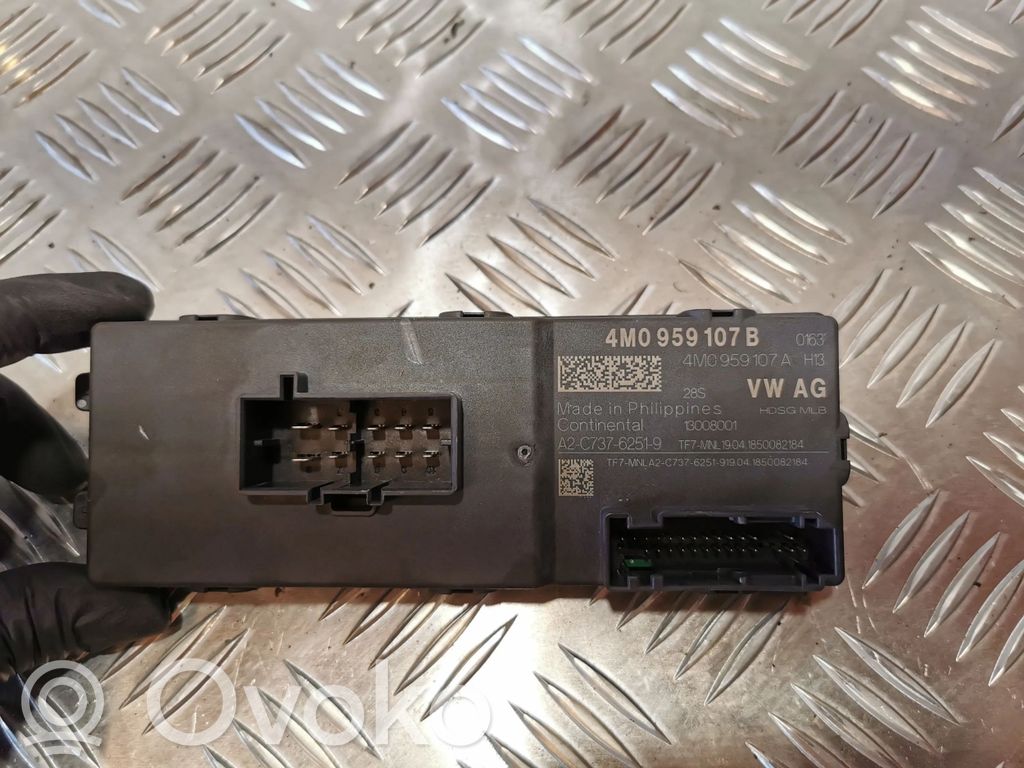 Audi Q7 4M Tailgate/trunk control unit/module 
