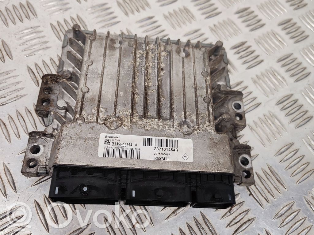 Renault Megane III Engine control unit/module 