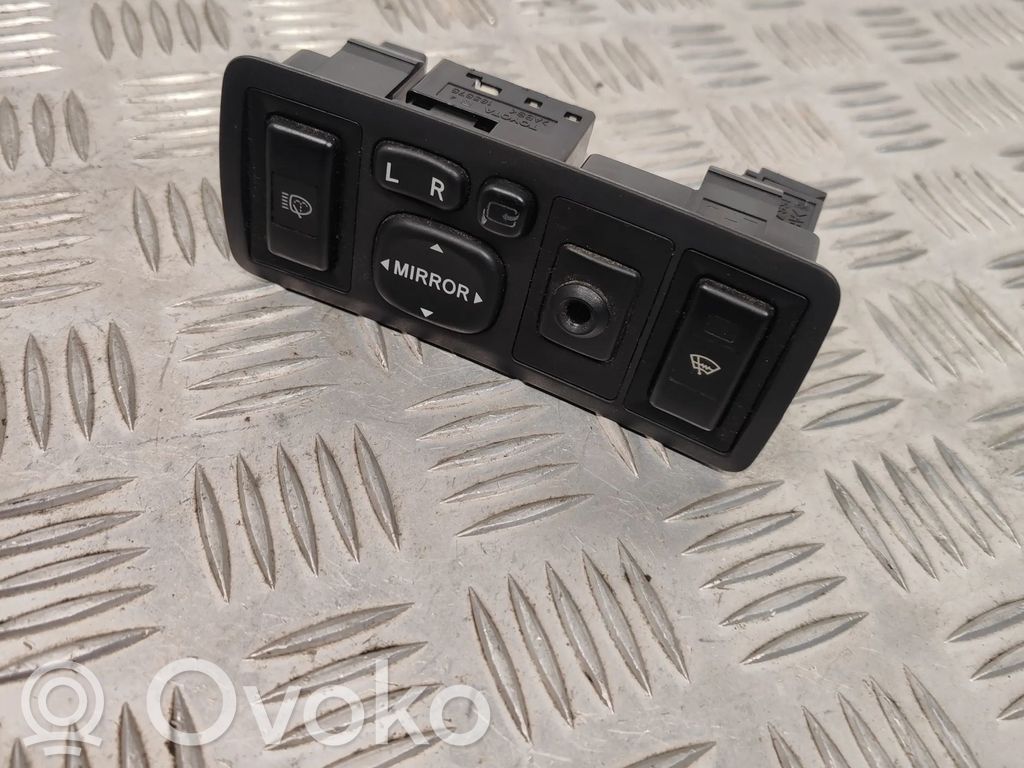 Toyota Avensis T250 Wing mirror switch 
