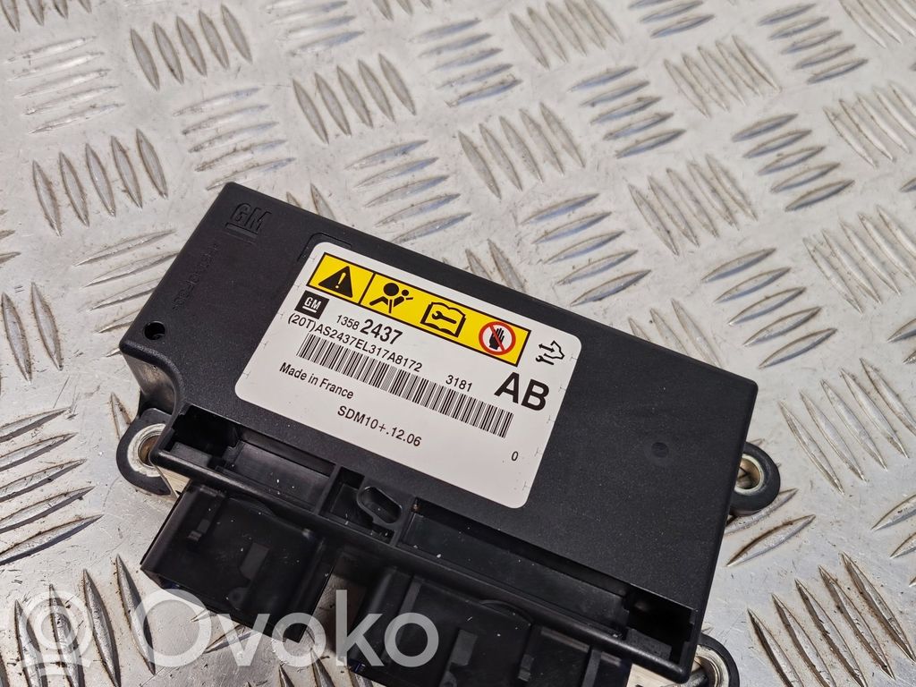 Opel Meriva B Airbag control unit/module 