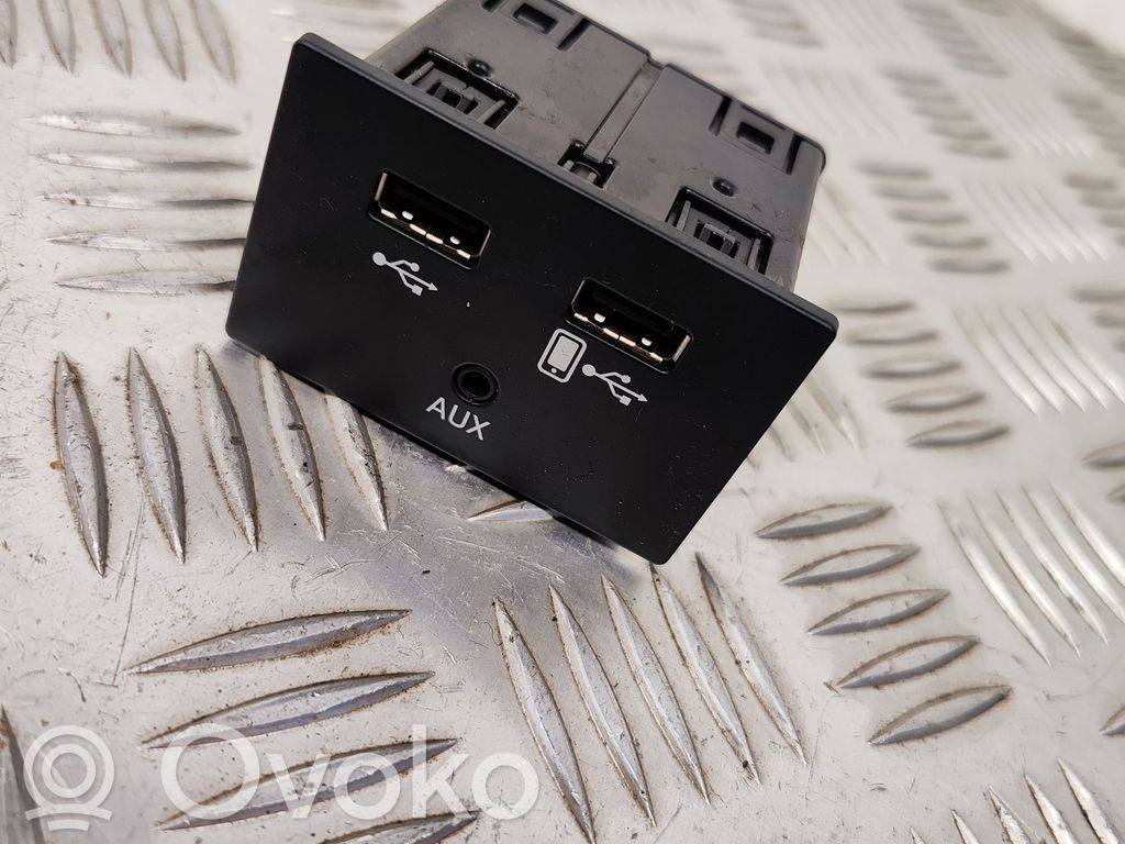 Audi A6 S6 C7 4G Enchufe conector entrada auxiliar 
