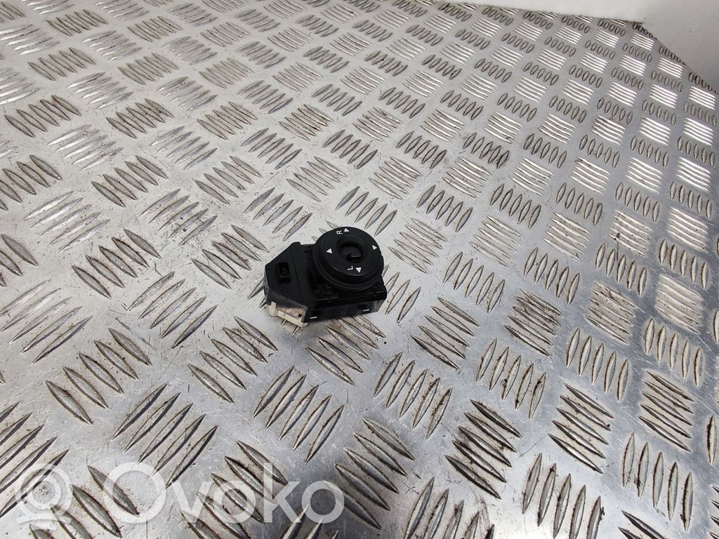 KIA Ceed Wing mirror switch 