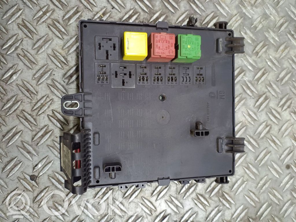 Opel Vectra C Fuse module 