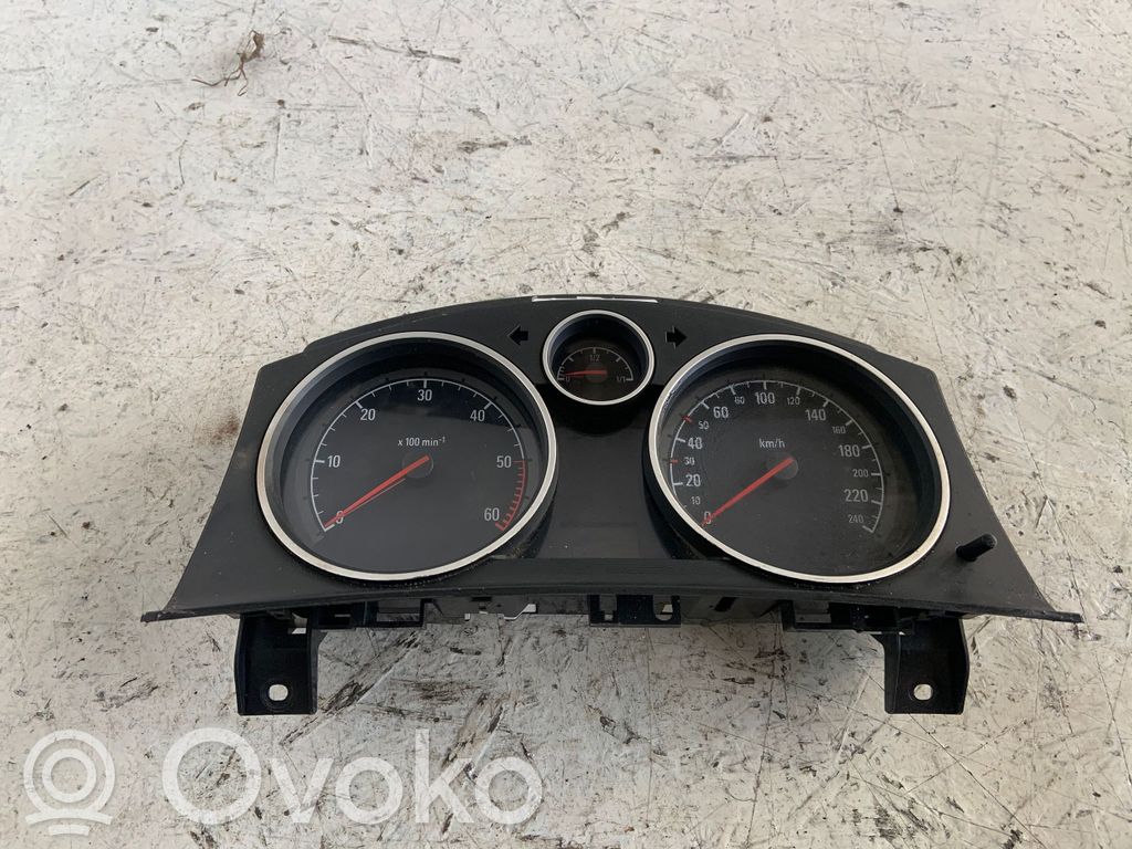 Opel Astra H Speedometer (instrument cluster) 