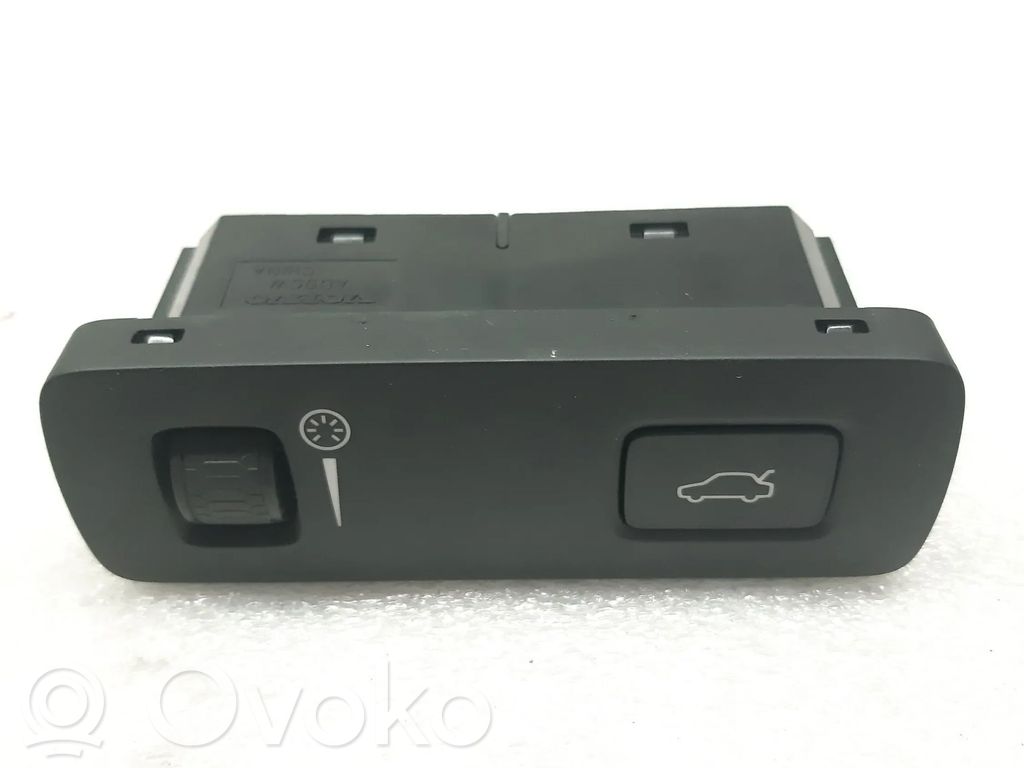 Volvo XC90 Tailgate opening switch 