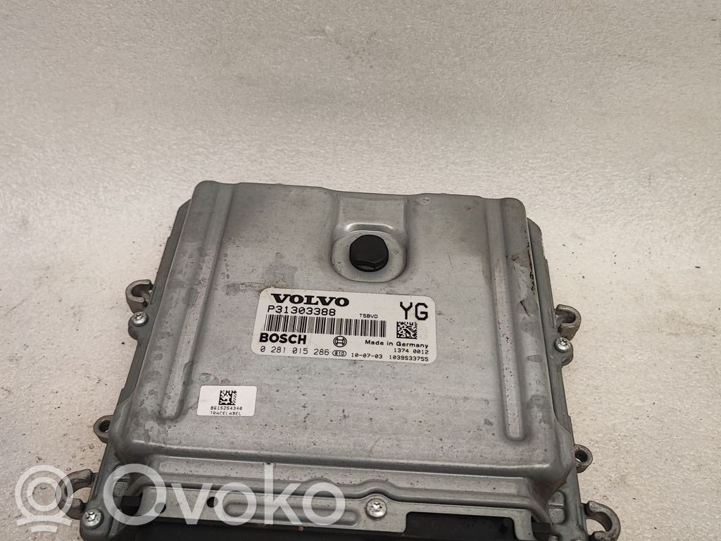 Volvo XC70 Engine control unit/module 