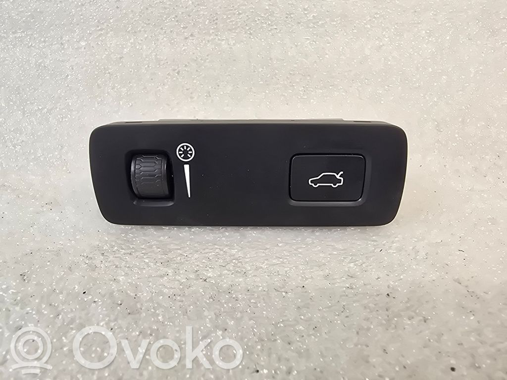 Volvo S90, V90 Tailgate/boot open switch button 