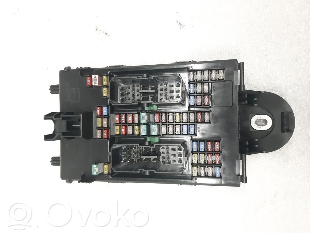 Volvo XC90 Fuse module 