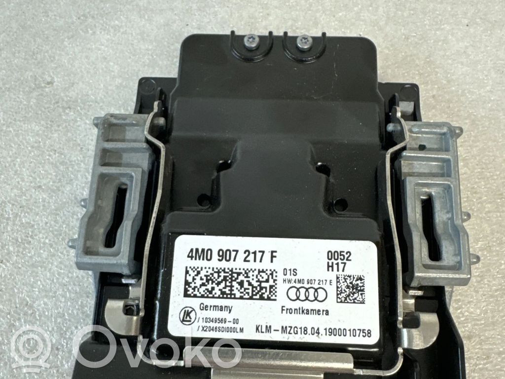 Audi Q7 4M Windshield/windscreen camera 