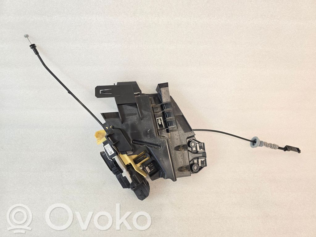 Volvo XC90 Zamek drzwi tylnych 