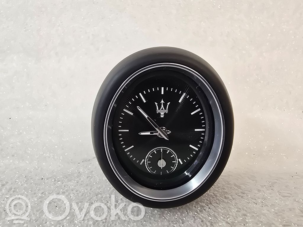 Maserati Levante Kello 