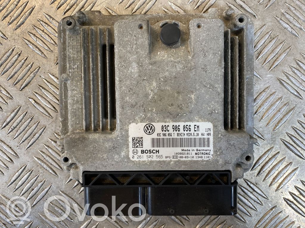 Volkswagen Golf V Engine control unit/module 