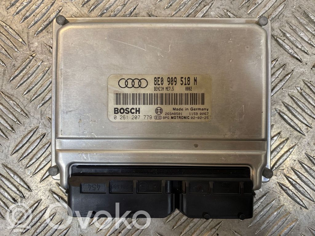 Sterownik / Moduł ECU   8E0909518N,26SA8501,0261207779