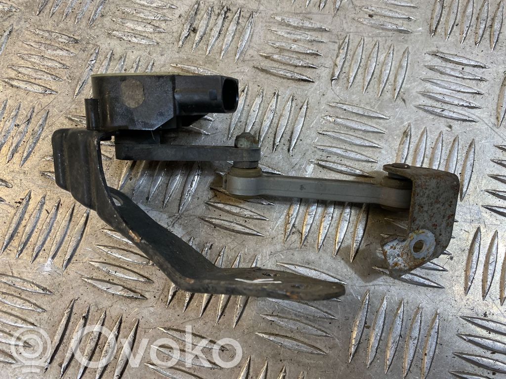 Audi A8 S8 D3 4E Rear air suspension level height sensor 