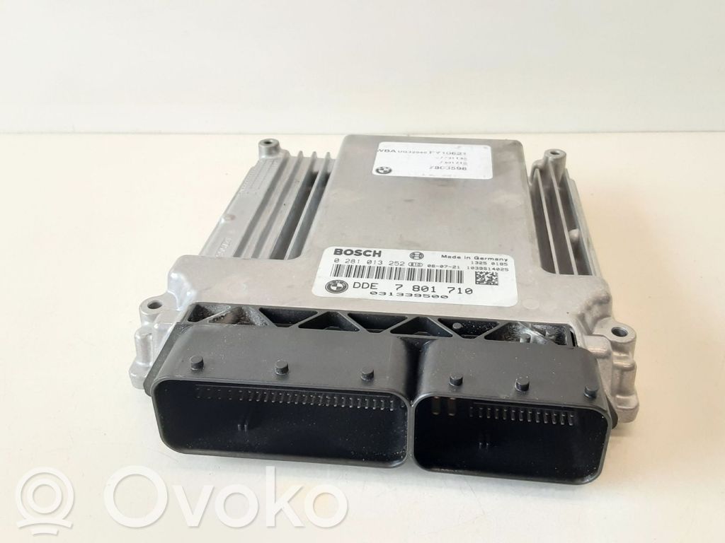 BMW 1 E81 E87 Variklio valdymo blokas 