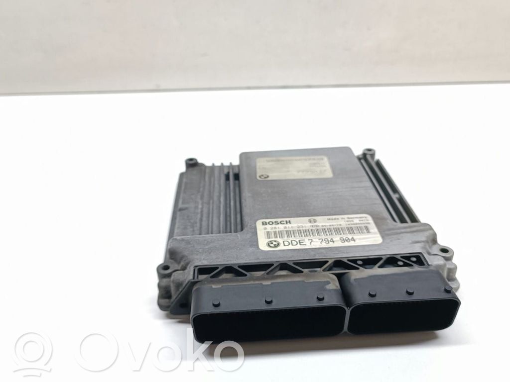 BMW 7 E65 E66 Engine control unit/module 