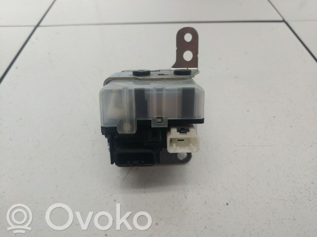 Toyota Corolla Verso E121 Užvedimo spynelė 