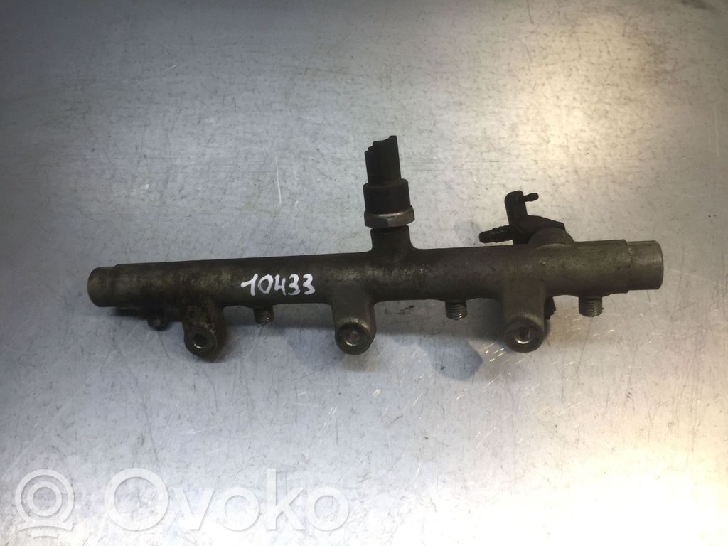 Citroen C5 Degvielas maģistrālā caurule 