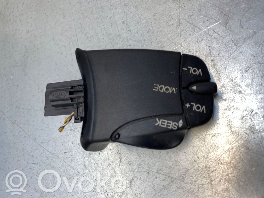 Ford Focus Daudzfunkciju vadības slēdzis / poga 