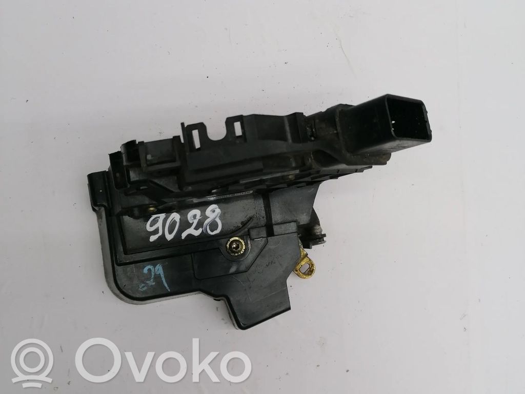 Ford Focus C-MAX Priekšpusē slēdzene 
