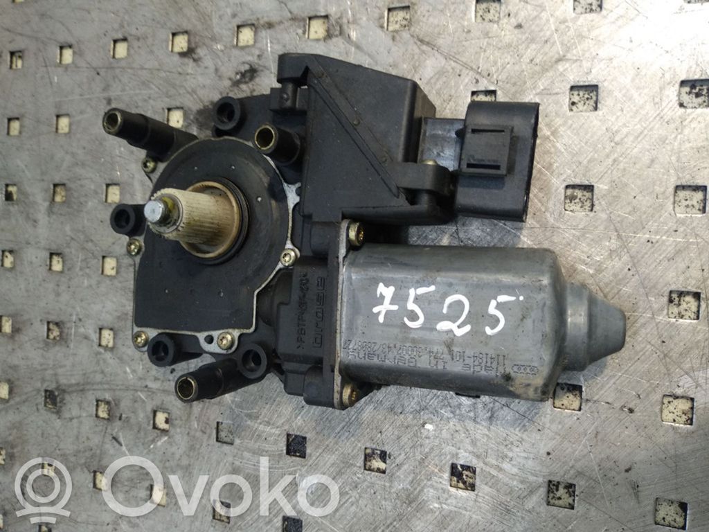 Silnik regulatora szyby drzwi przednich   113846113,8D0959802D,114182302097