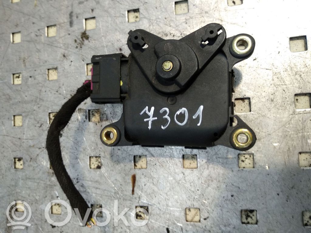 Audi A4 S4 B5 8D Silniczek nagrzewnicy 