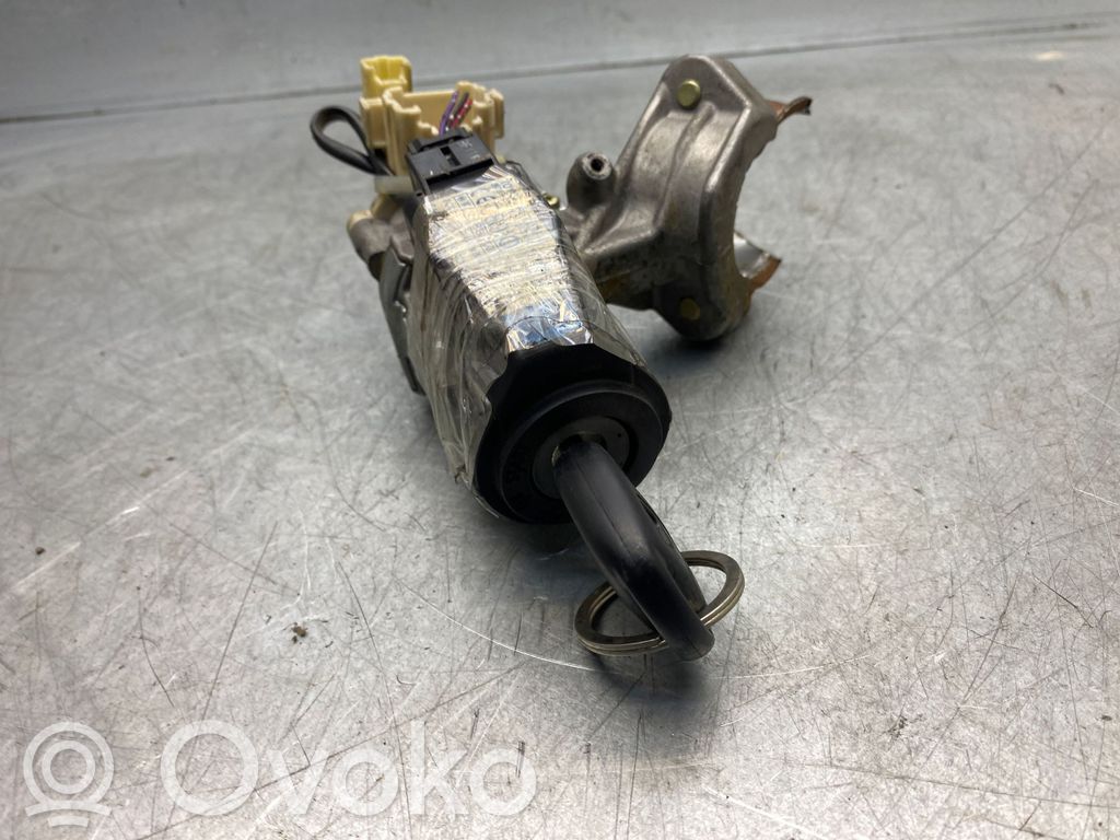 Toyota Corolla Verso E121 Ignition lock 