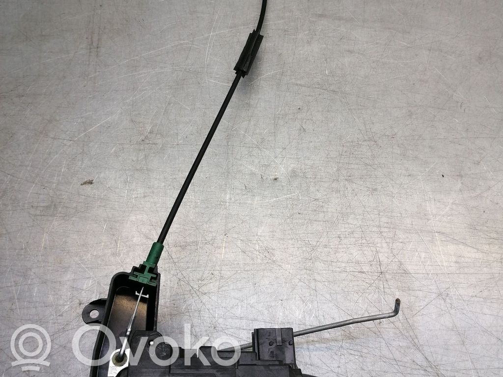 Opel Astra H Front door lock 