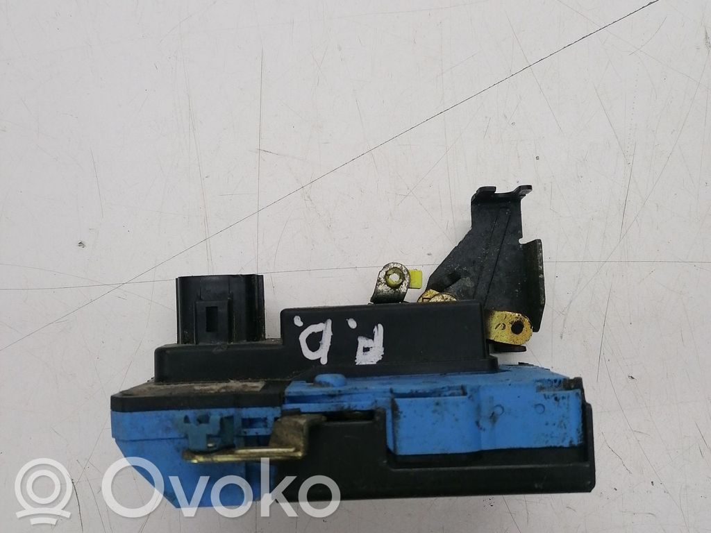 Volvo V70 Priekinė durų spyna 