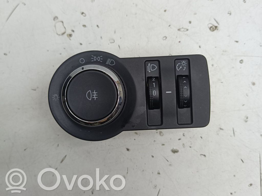 Opel Astra J Light switch 
