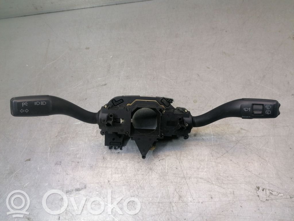 Audi A4 S4 B6 8E 8H Wiper turn signal indicator stalk/switch 