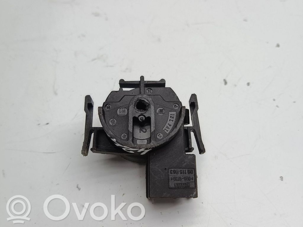 Opel Combo C Virtalukon kytkin 