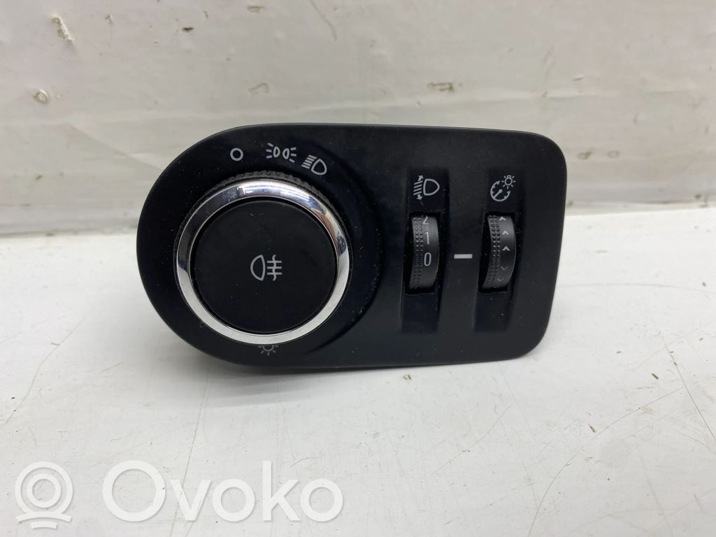 Opel Zafira C Light switch 