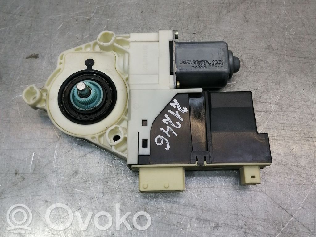 Silnik regulatora szyby drzwi przednich   0536010902