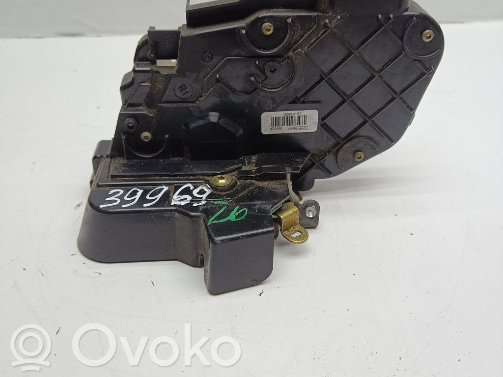 Volvo V50 Priekšpusē slēdzene 
