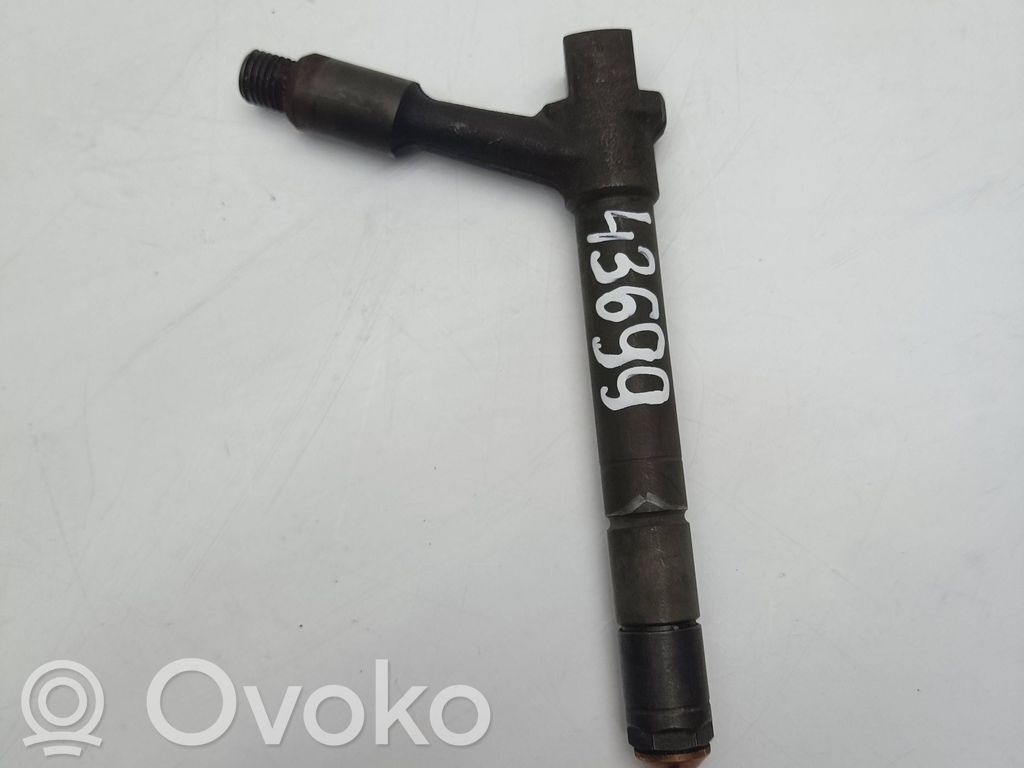 Opel Combo C Fuel injector 